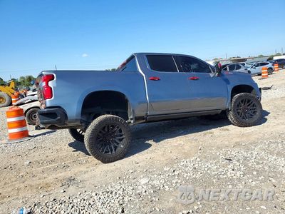 Trzecie zdjęcie samochodu z tyłu: 2021 CHEVROLET 1500 SILVERADO VIN:1GCUYGET5MZ423552 - miniatura