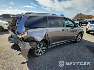 Trzecie zdjęcie samochodu z tyłu: 2018 TOYOTA SIENNA SE 8-PASSENGER VIN:5TDXZ3DC9JS907564 - miniatura