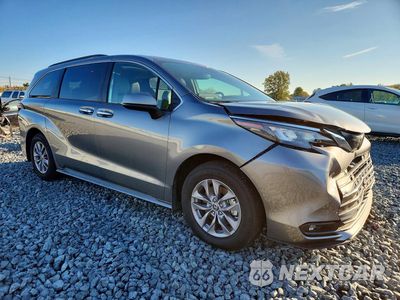 Czwarte zdjęcie samochodu z boku: 2026 TOYOTA SIENNA XLE 7-PASSENGER VIN:5TDYSKFC5TS250071 - miniatura