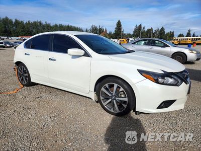 Czwarte zdjęcie samochodu z boku: 2017 NISSAN ALTIMA 2.5 SR VIN:1N4AL3AP8HC116202 - miniatura