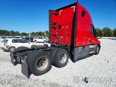 Trzecie zdjęcie samochodu z tyłu: 2020 FREIGHTLINER CASCADIA 126 SEMI TRUCK VIN:3AKJHHDR1LSLJ8066 - miniatura