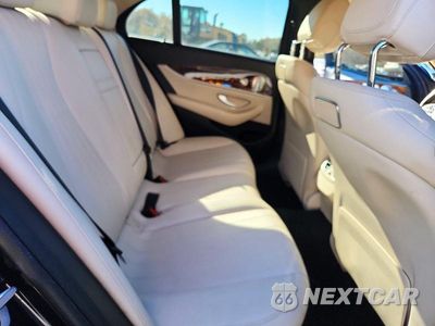 Zdjęcie 10 z 12 samochodu: 2019 MERCEDES-BENZ E 300 4MATIC VIN:WDDZF4KB5KA588251 - miniatura