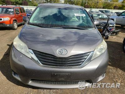 Piąte zdjęcie samochodu w środku: 2014 TOYOTA SIENNA LE VIN:5TDKK3DC4ES459741 - miniatura