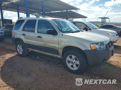 Czwarte zdjęcie samochodu z boku: 2005 FORD ESCAPE XLT VIN:1FMYU03185KA43892 - miniatura