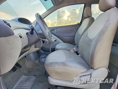 Zdjęcie 7 z 13 samochodu: 2004 TOYOTA ECHO BASE VIN:JTDAT123540322356 - miniatura