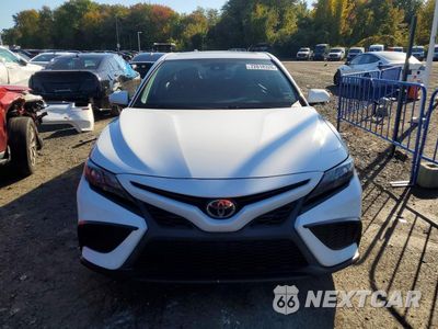 Piąte zdjęcie samochodu w środku: 2022 TOYOTA CAMRY SE VIN:4T1T11AK9NU692299 - miniatura