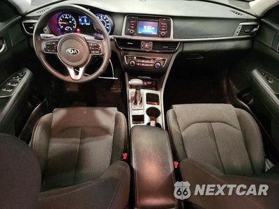 Zdjęcie 8 z 12 samochodu: 2017 KIA OPTIMA LX VIN:5XXGT4L37HG175892 - miniatura
