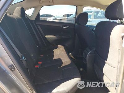 Zdjęcie 10 z 12 samochodu: 2016 NISSAN SENTRA S VIN:3N1AB7AP3GY214650 - miniatura