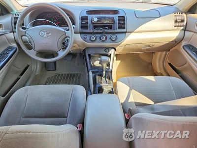 Zdjęcie 8 z 12 samochodu: 2005 TOYOTA CAMRY LE VIN:4T1BE32K75U638574 - miniatura