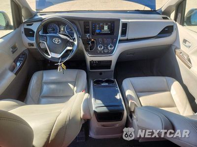 Zdjęcie 8 z 13 samochodu: 2016 TOYOTA SIENNA XLE 8-PASSENGER VIN:5TDYK3DC8GS748201 - miniatura