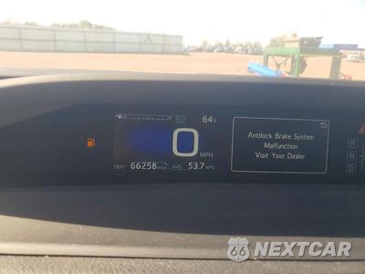 Zdjęcie 9 z 12 samochodu: 2016 TOYOTA PRIUS FOUR VIN:JTDKARFUXG3510255 - miniatura