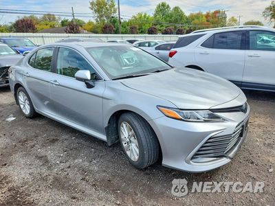 Czwarte zdjęcie samochodu z boku: 2023 TOYOTA CAMRY LE VIN:4T1C11BK3PU103412 - miniatura