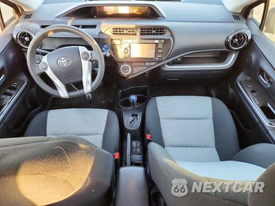 Zdjęcie 8 z 12 samochodu: 2017 TOYOTA PRIUS C THREE VIN:JTDKDTB39H1596320 - miniatura