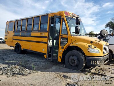 Czwarte zdjęcie samochodu z boku: 2012 FREIGHTLINER CHASSIS B2B VIN:4UZABRDT6CCBF9321 - miniatura