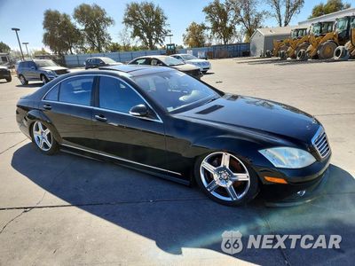 Czwarte zdjęcie samochodu z boku: 2007 MERCEDES-BENZ S 550 VIN:WDDNG71X57A135572 - miniatura