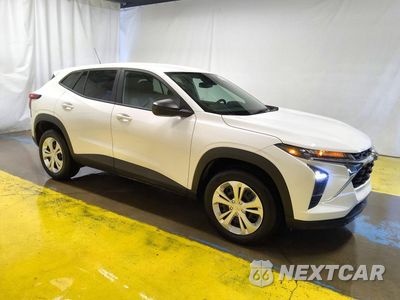 Czwarte zdjęcie samochodu z boku: 2024 CHEVROLET TRAX LS VIN:KL77LFE22RC243255 - miniatura