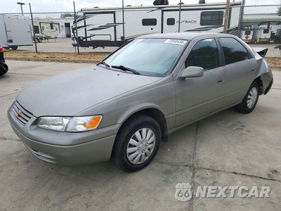 1998 TOYOTA CAMRY LE JT2BG22K0W0217029 - główne zdjęcie licytacji z USA - miniatura