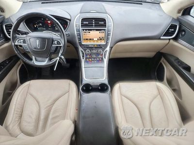 Zdjęcie 8 z 13 samochodu: 2019 LINCOLN NAUTILUS RESERVE VIN:2LMPJ8LP4KBL31183 - miniatura