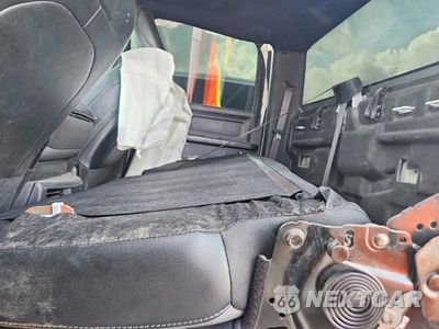 Zdjęcie 10 z 12 samochodu: 2021 RAM 3500 TRADESMAN VIN:3C63R3GL5MG617696 - miniatura