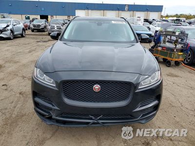Piąte zdjęcie samochodu w środku: 2017 JAGUAR F-PACE PREMIUM VIN:SADCJ2BN5HA490251 - miniatura