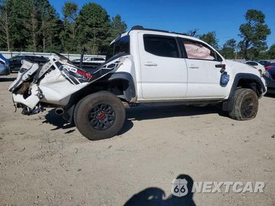Trzecie zdjęcie samochodu z tyłu: 2019 TOYOTA TACOMA TRD PRO VIN:5TFCZ5AN3KX207423 - miniatura