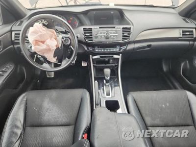 Zdjęcie 8 z 12 samochodu: 2017 HONDA ACCORD SPORT VIN:1HGCR2F59HA050887 - miniatura
