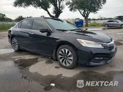 Czwarte zdjęcie samochodu z boku: 2017 HONDA ACCORD TOURING HYBRID VIN:JHMCR6F74HC031187 - miniatura