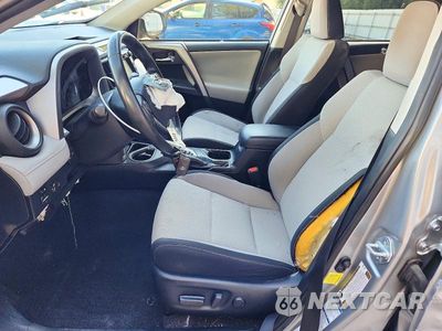 Zdjęcie 7 z 14 samochodu: 2018 TOYOTA RAV4 XLE VIN:JTMRFREV6JJ228286 - miniatura