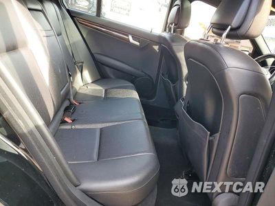 Zdjęcie 10 z 12 samochodu: 2014 MERCEDES-BENZ C 250 VIN:WDDGF4HB0ER315531 - miniatura