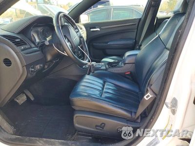 Zdjęcie 7 z 12 samochodu: 2016 CHRYSLER 300 S VIN:2C3CCAGG7GH112060 - miniatura