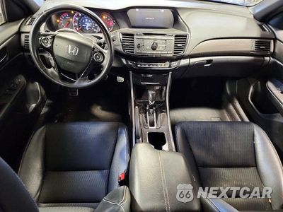 Zdjęcie 8 z 13 samochodu: 2017 HONDA ACCORD SPORT VIN:1HGCR2F52HA092351 - miniatura