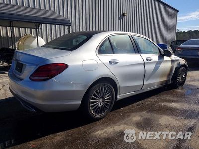 Trzecie zdjęcie samochodu z tyłu: 2016 MERCEDES-BENZ C 300 VIN:55SWF4JB2GU121171 - miniatura