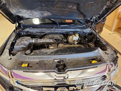 Zdjęcie 11 z 12 samochodu: 2020 RAM 1500 LARAMIE VIN:1C6SRFRT7LN244077 - miniatura