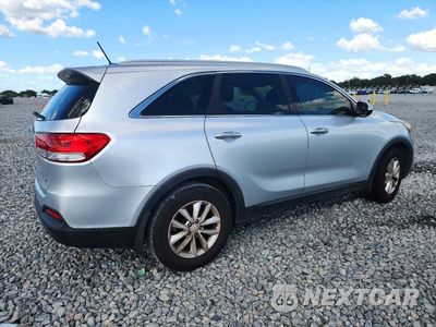Trzecie zdjęcie samochodu z tyłu: 2018 KIA SORENTO LX V6 VIN:5XYPG4A54JG376093 - miniatura