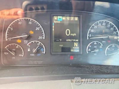 Zdjęcie 9 z 13 samochodu: 2019 FREIGHTLINER CASCADIA 126 SEMI TRUCK VIN:3AKJHLDV8KSKP8311 - miniatura