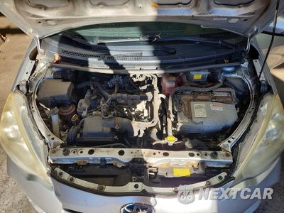 Zdjęcie 11 z 12 samochodu: 2013 TOYOTA PRIUS C ONE VIN:JTDKDTB31D1536624 - miniatura