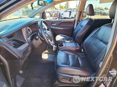 Zdjęcie 7 z 13 samochodu: 2015 TOYOTA SIENNA SPORT VIN:5TDXK3DC3FS654592 - miniatura