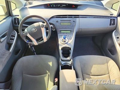 Zdjęcie 8 z 12 samochodu: 2011 TOYOTA PRIUS TWO VIN:JTDKN3DU0B0286010 - miniatura
