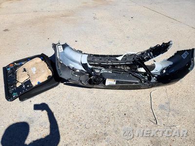 Zdjęcie 13 z 14 samochodu: 2021 VOLVO XC40 T5 R-DESIGN VIN:YV4162UM5M2462198 - miniatura