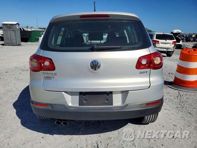 Zdjęcie 6 z 13 samochodu: 2009 VOLKSWAGEN TIGUAN S VIN:WVGAV75N89W500741 - miniatura