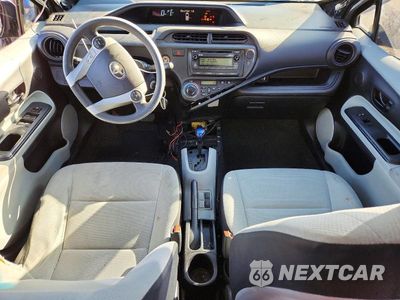 Zdjęcie 8 z 12 samochodu: 2014 TOYOTA PRIUS C ONE VIN:JTDKDTB32E1084460 - miniatura