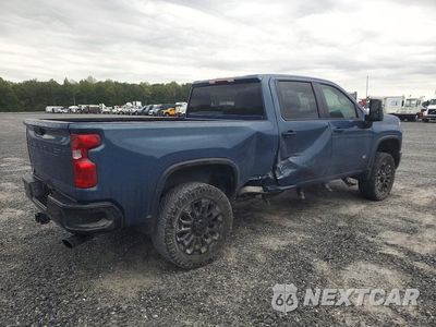 Trzecie zdjęcie samochodu z tyłu: 2026 CHEVROLET SILVERADO K2500 CUSTOM VIN:2GC4KME78T1105161 - miniatura