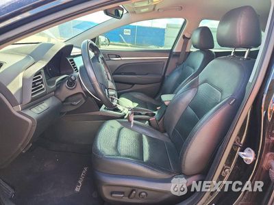 Zdjęcie 7 z 12 samochodu: 2019 HYUNDAI ELANTRA LIMITED VIN:5NPD84LF5KH461931 - miniatura