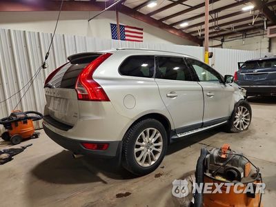 Trzecie zdjęcie samochodu z tyłu: 2010 VOLVO XC60 T6 VIN:YV4992DZ0A2031513 - miniatura