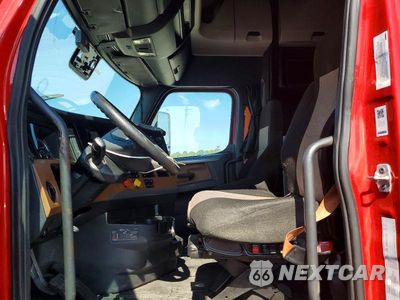 Zdjęcie 7 z 14 samochodu: 2018 FREIGHTLINER CASCADIA 126 SEMI TRUCK VIN:3AKJHHDRXJSJS5394 - miniatura