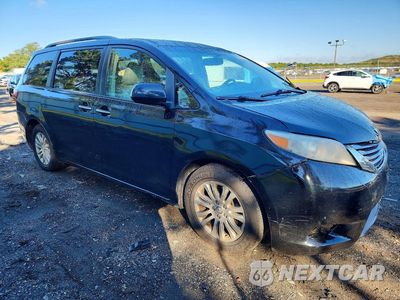 Czwarte zdjęcie samochodu z boku: 2017 TOYOTA SIENNA XLE 8-PASSENGER VIN:5TDYZ3DC0HS770769 - miniatura