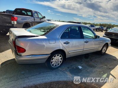 Trzecie zdjęcie samochodu z tyłu: 1999 MERCEDES-BENZ E 320 VIN:WDBJF65H0XA877725 - miniatura