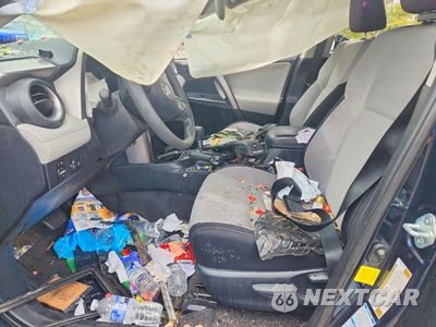 Zdjęcie 7 z 14 samochodu: 2018 TOYOTA RAV4 HYBRID LE VIN:JTMRJREV8JD225810 - miniatura
