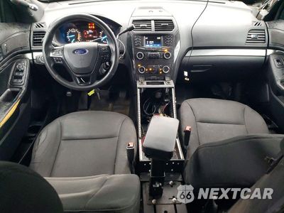 Zdjęcie 8 z 13 samochodu: 2019 FORD EXPLORER POLICE INTERCEPTOR VIN:1FM5K8AR0KGA19987 - miniatura