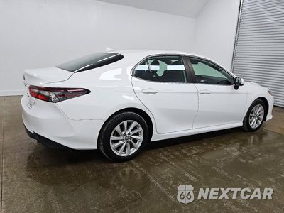 Trzecie zdjęcie samochodu z tyłu: 2023 TOYOTA CAMRY LE VIN:4T1C11BKXPU093896 - miniatura